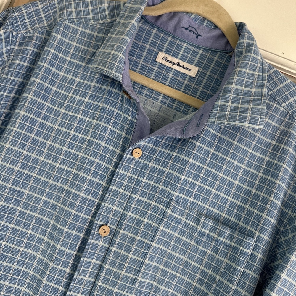 Tommy Bahama XL Blue plaid 100% silk short sleeve button down shirt